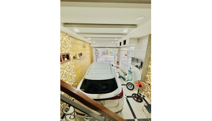 NGộp Lê Đại Hành - Quận 11 - 6,5x11m  - HXH 10m thông - 2 tầng
